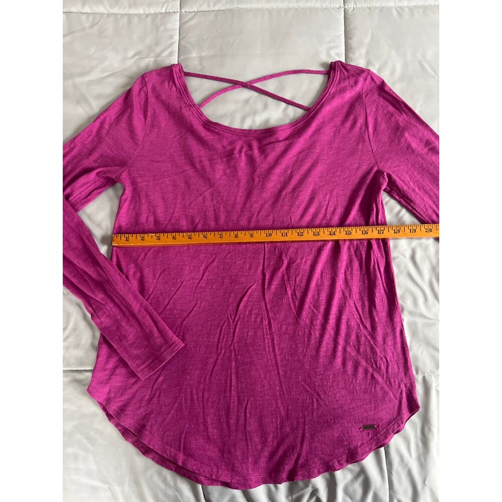 Hollister must have collection lace up low back sz M,‎ magenta, long sleeve￼